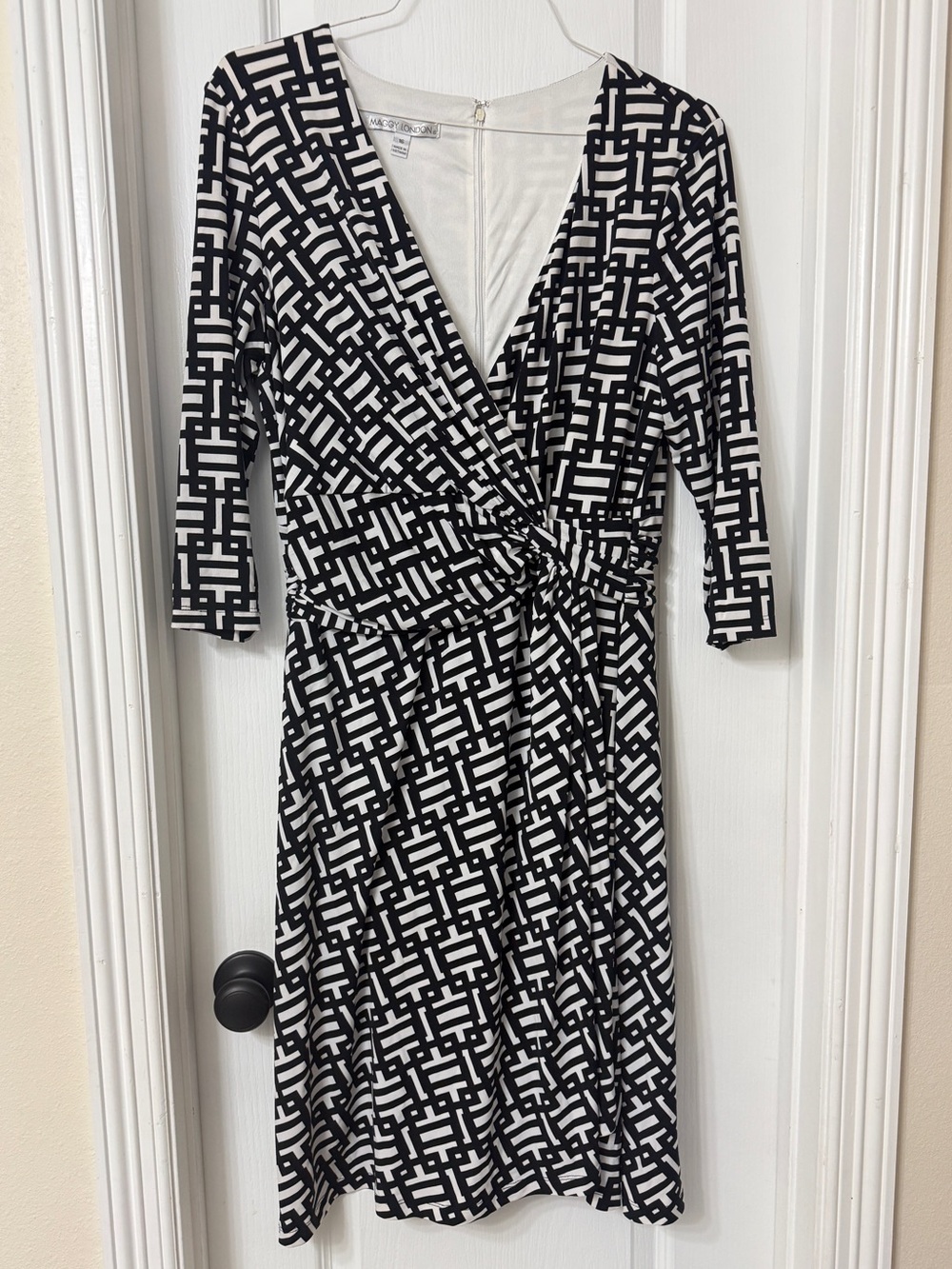 Maggy London Faux Wrap Dress geometric 3/4 sleeve black & white size 16
